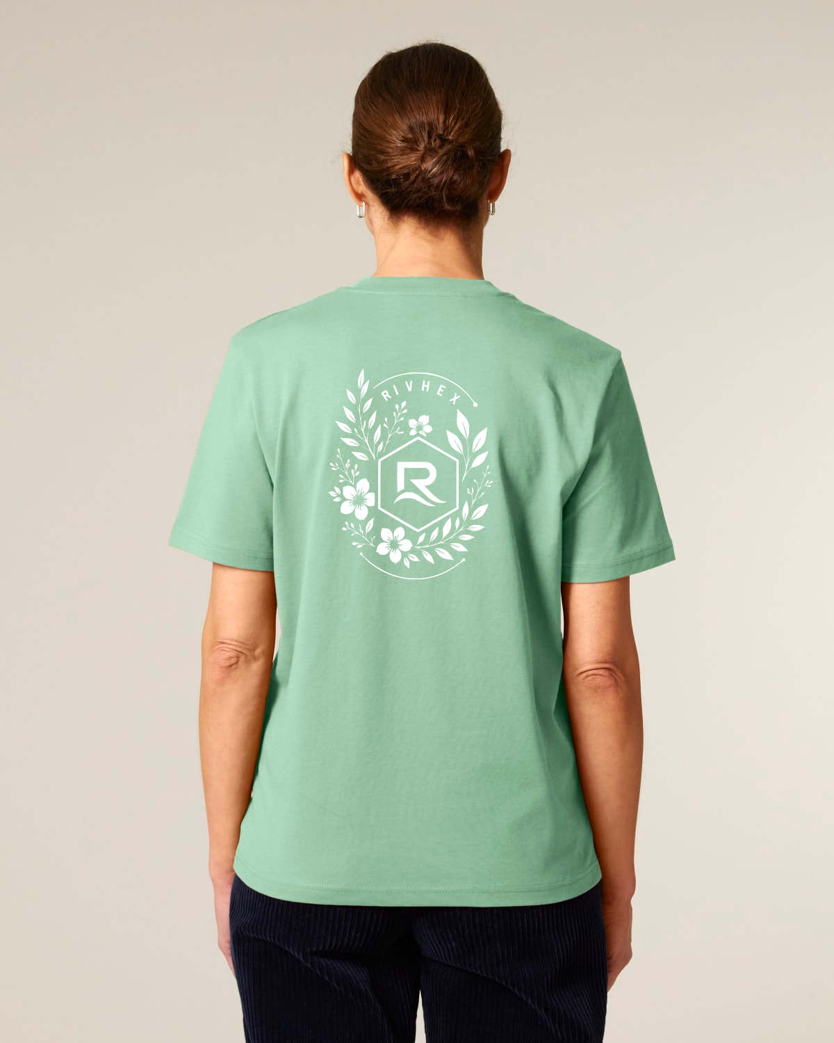 T-shirt RIVHEX Fleurs de Rivage en coton bio unisexe – vue mannequin